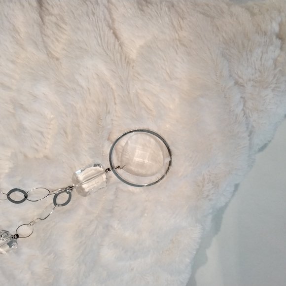 Beautiful necklace and earrings set - Picture 3 of 9